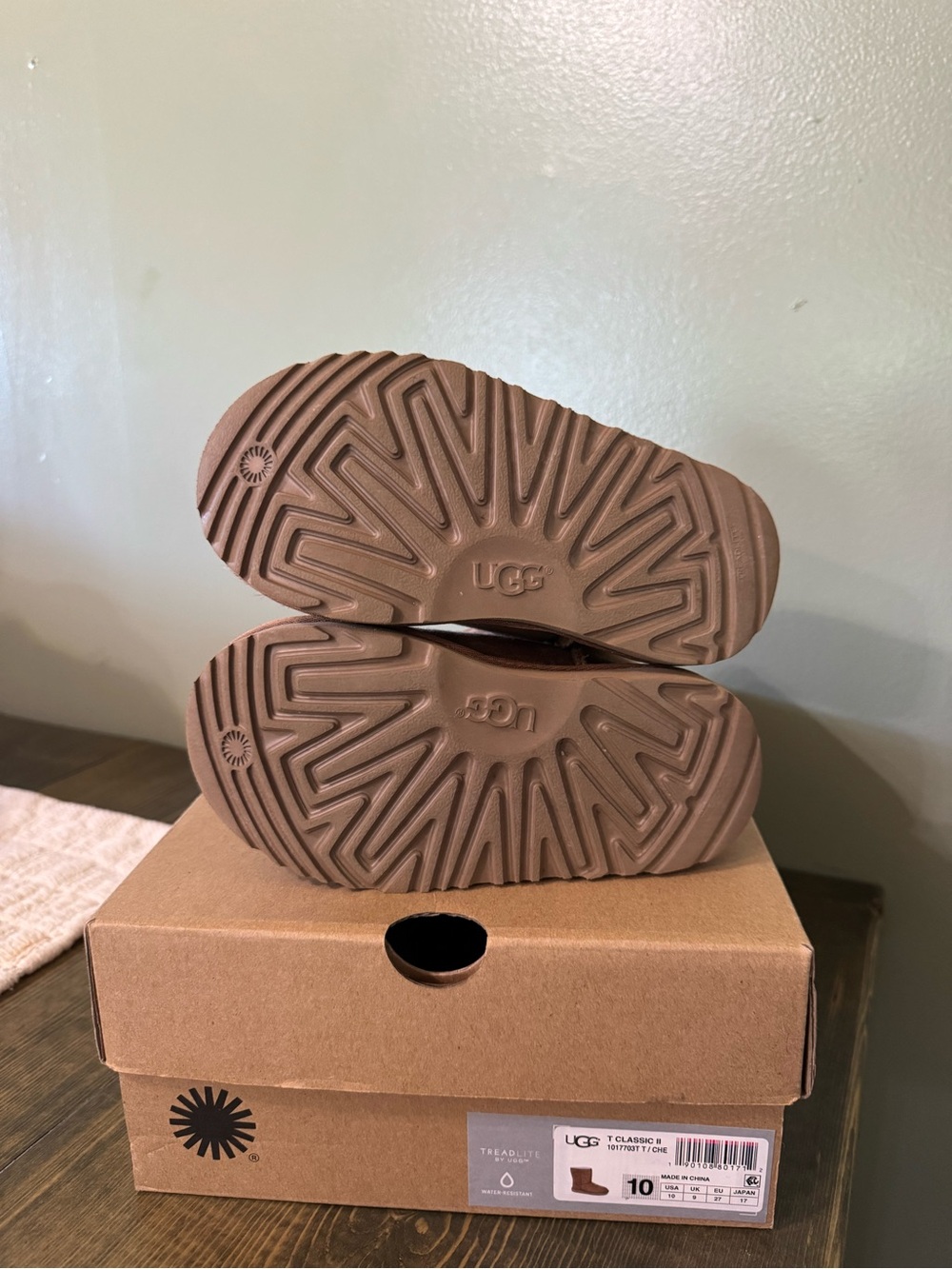 UGG Kids Classic II Boots - Picture 3 of 5